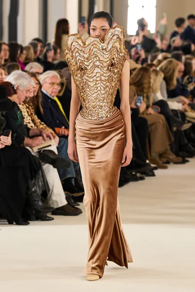 Look 9